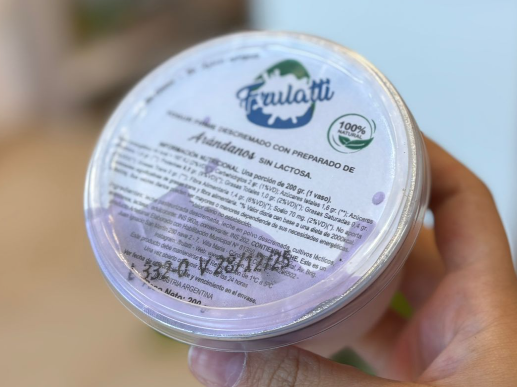 Yogurt Firme Sin Lactosa con Frutas arandanos