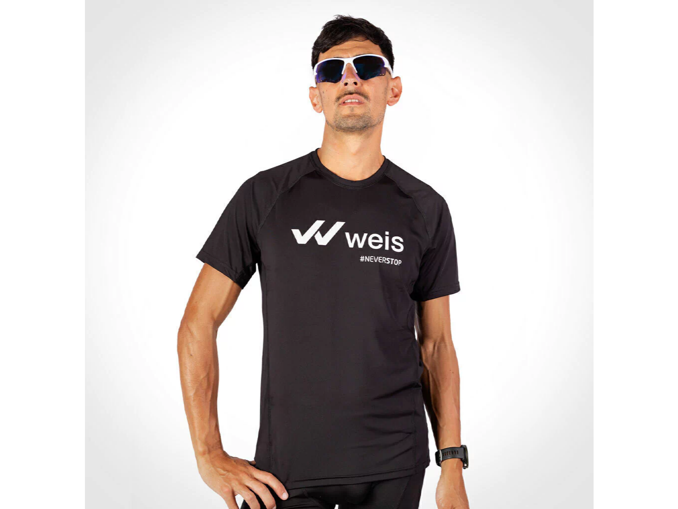 Remera Técnica Roots Weis Negra
