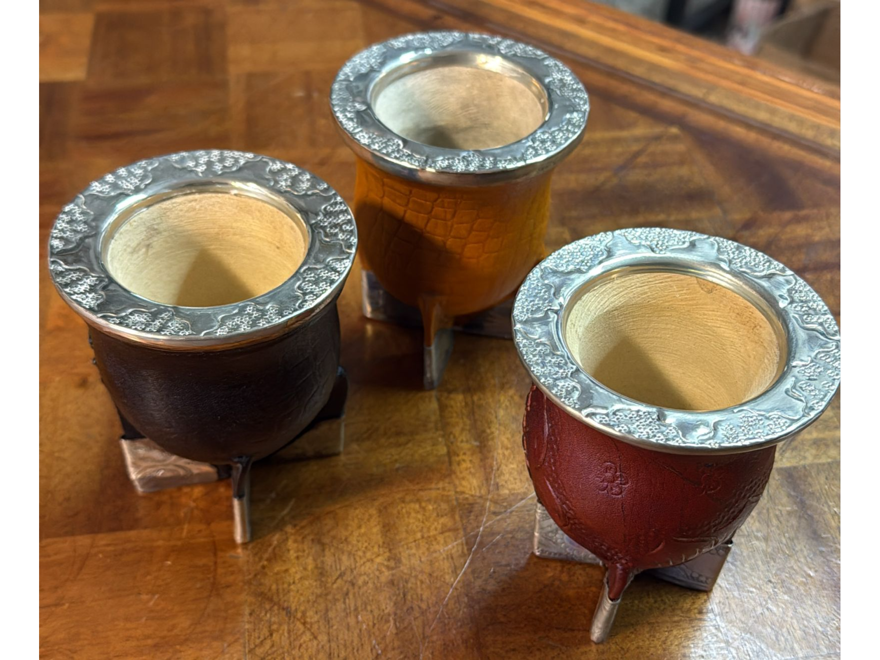 Mate calabaza con virola y pie