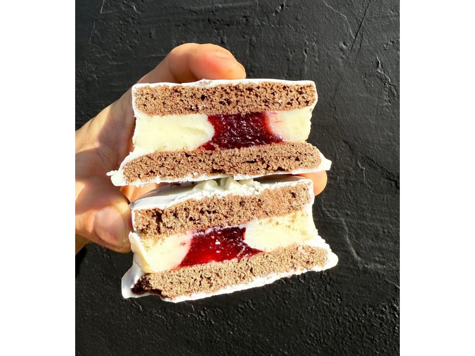 Alfajor de frutos del bosque