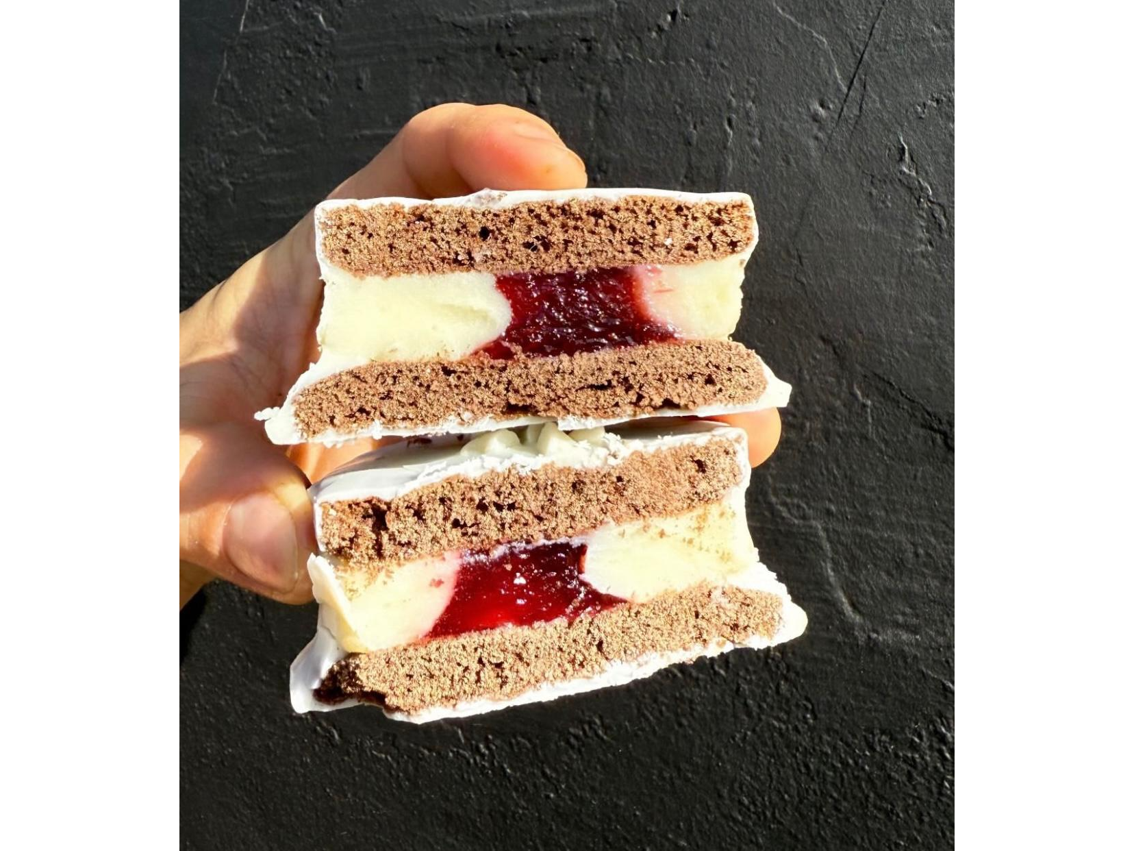 Alfajor de frutos del bosque