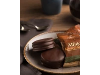 Alfajor de almendras con dulce de leche