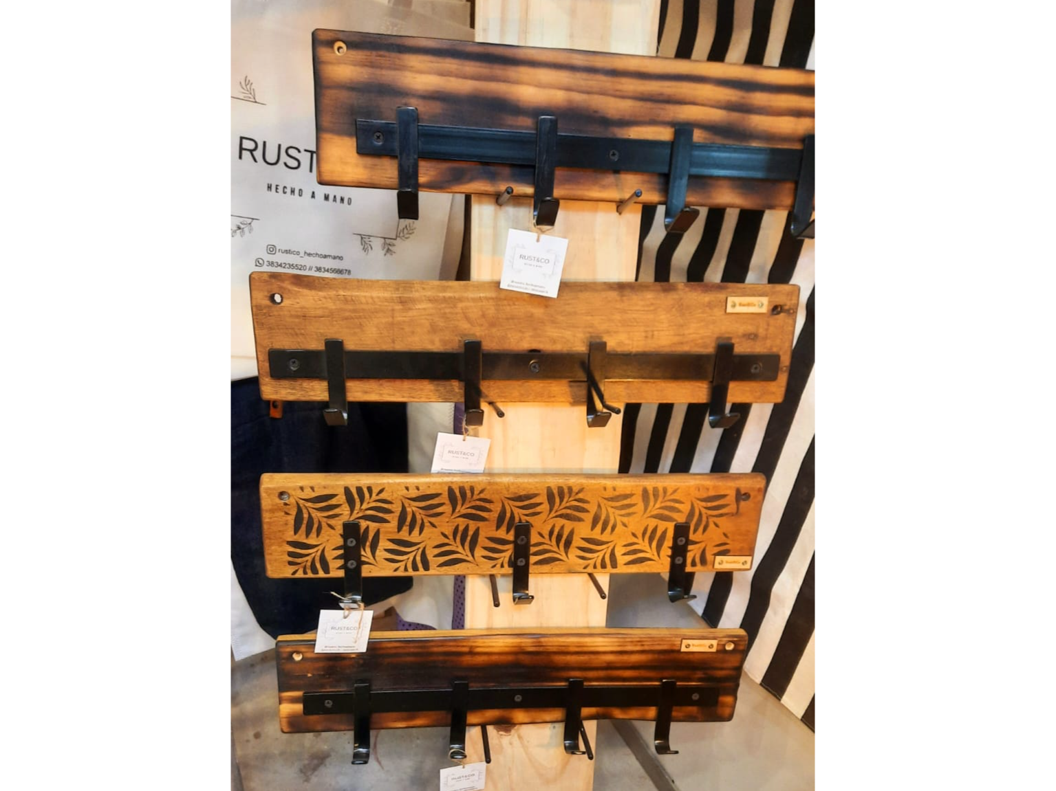 Perchero hierro madera