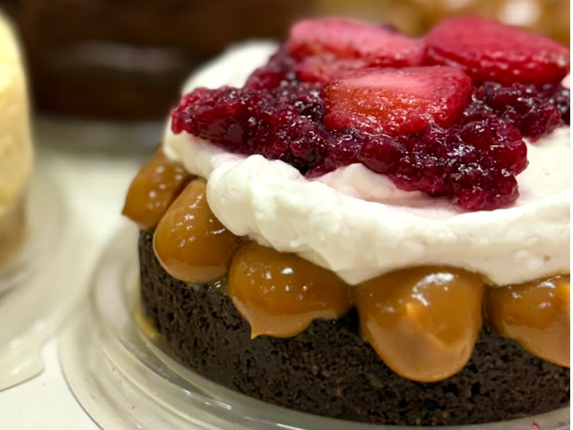 Porción Brownie con frutillas