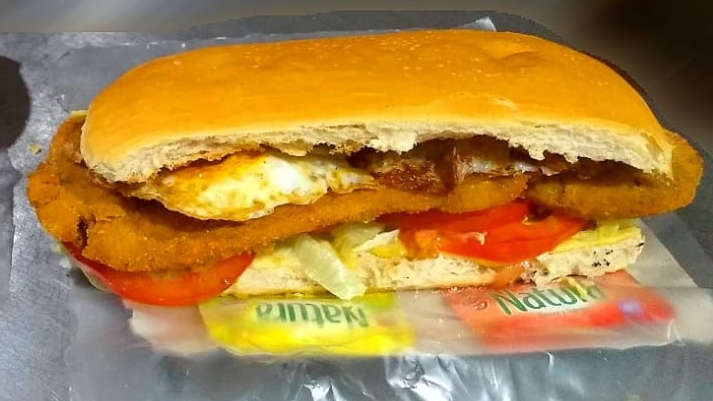 Sandwich de milanesa de POLLO