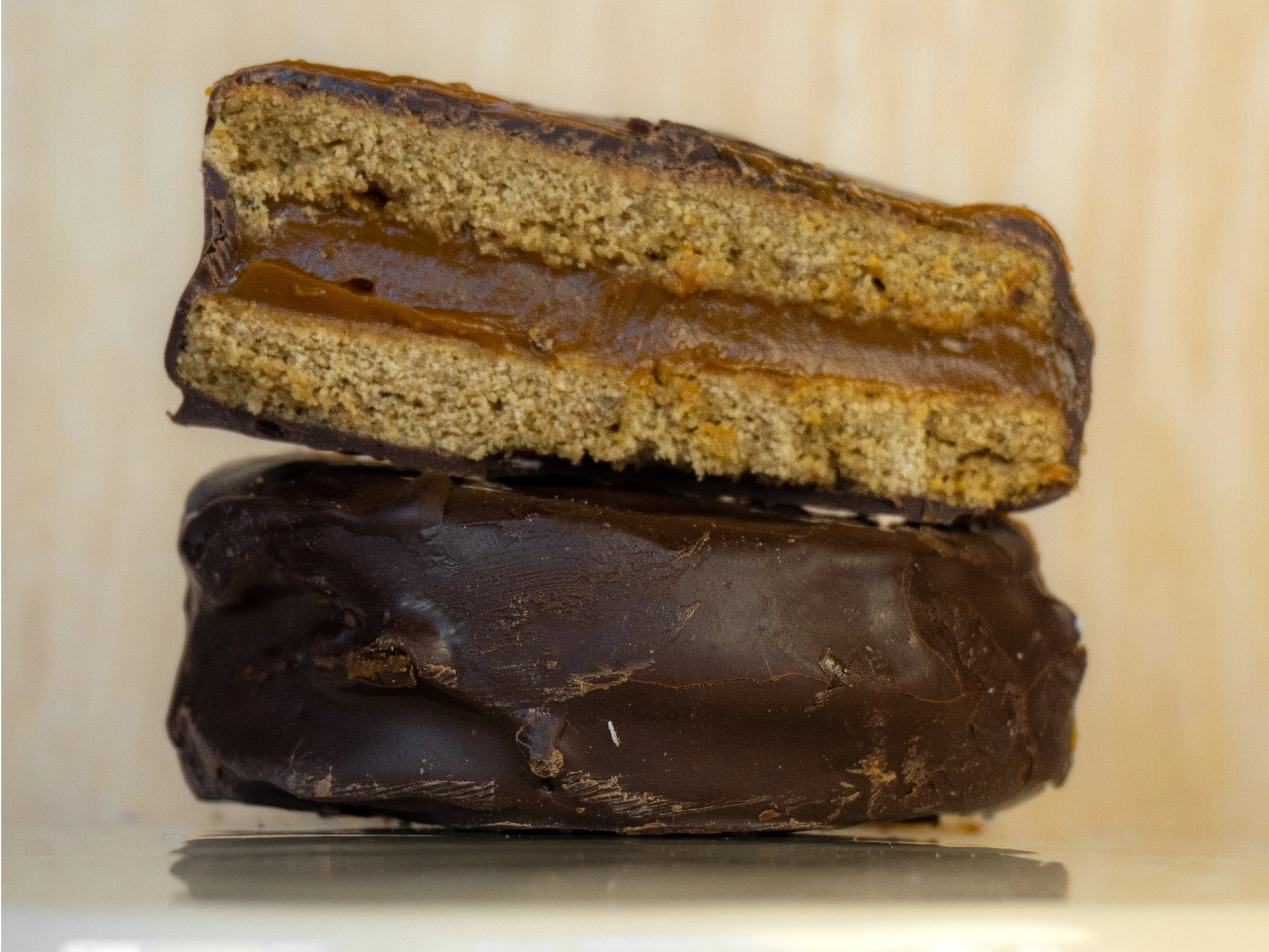 ALFAJOR CON BAÑO DE CHOCOLATE