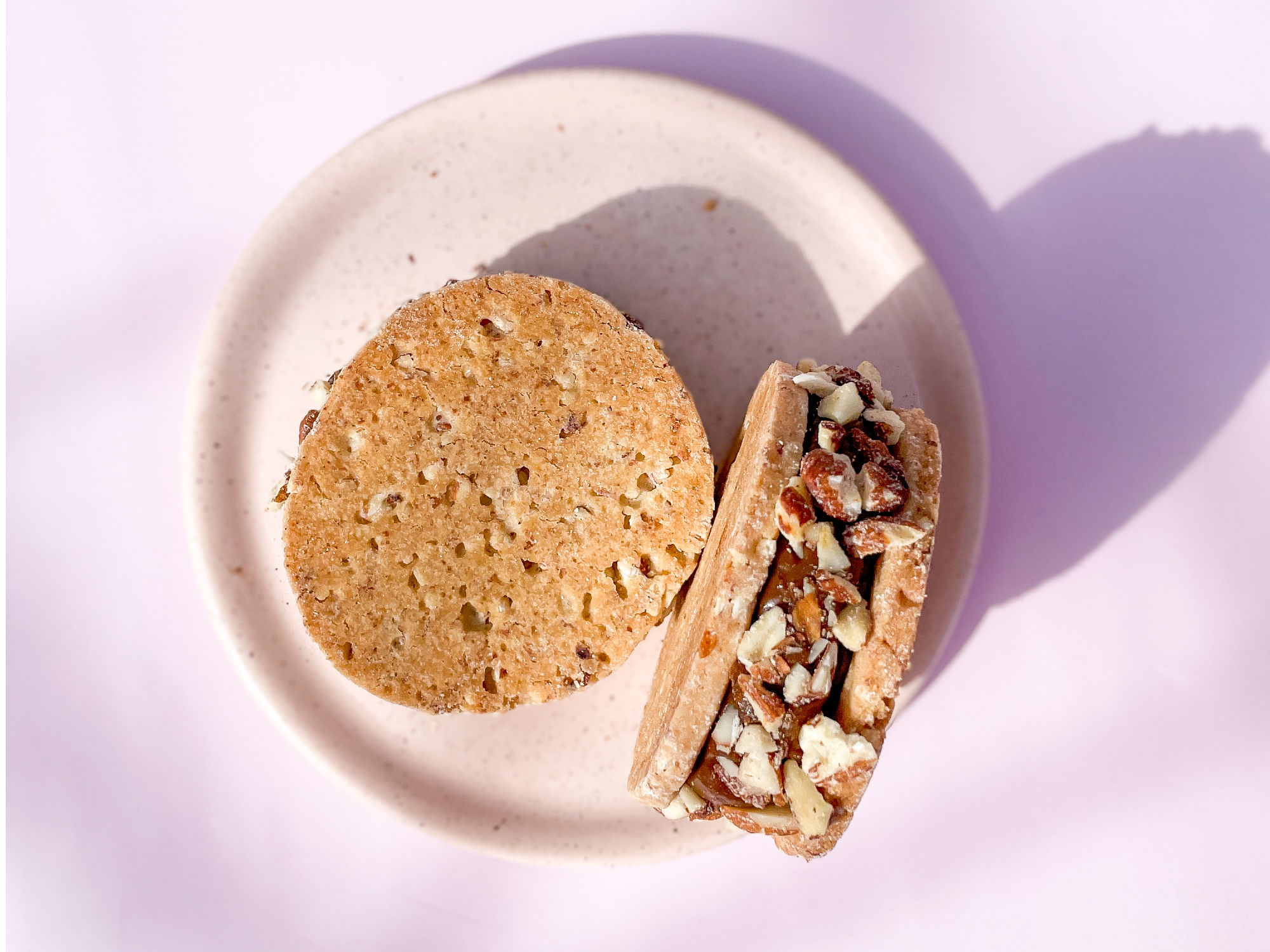 ALFAJOR DE ALMENDRAS Y DULCE DE LECHE