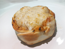 Pollo con salsa blanca