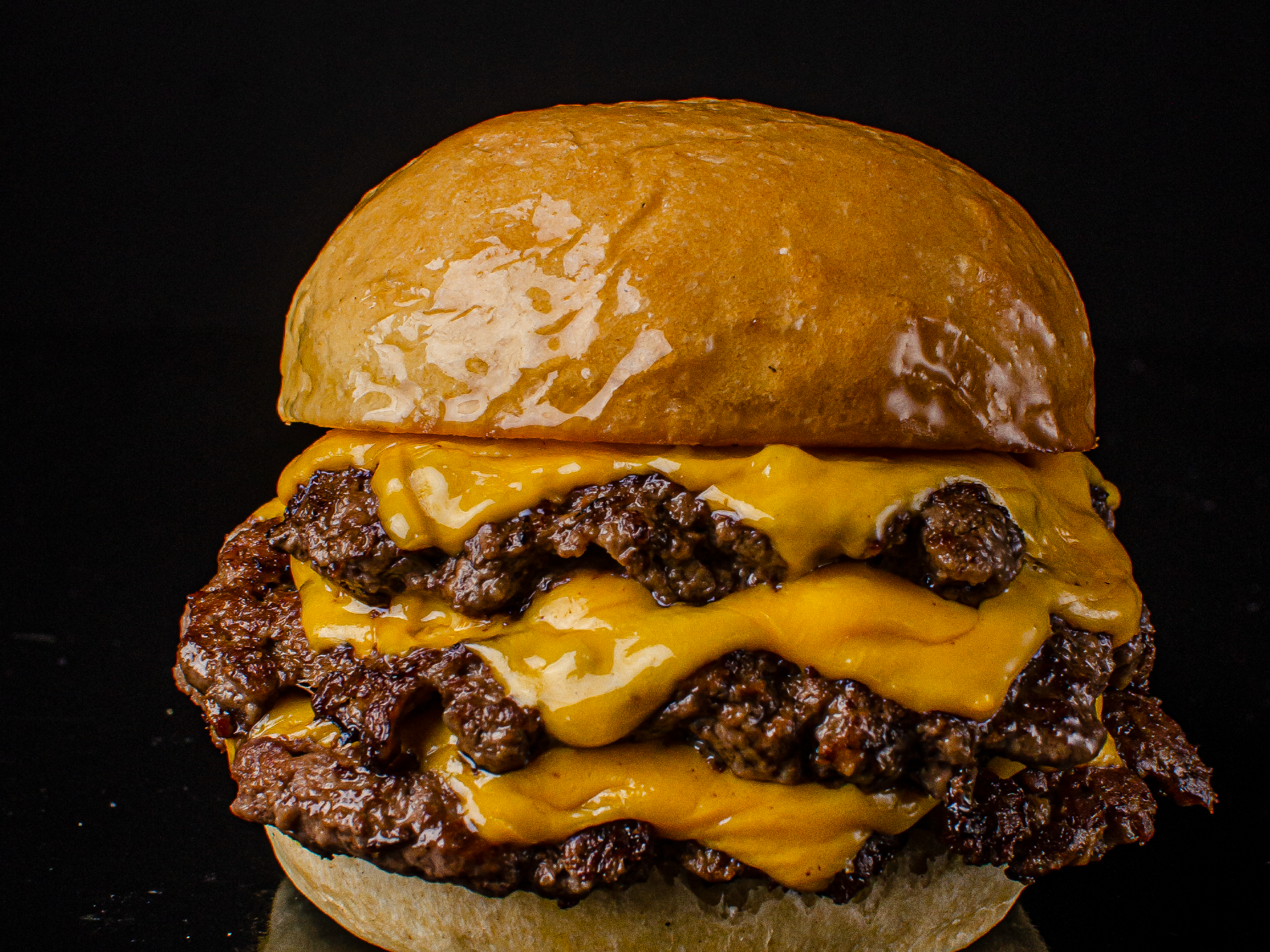 PROMO DEL MES BURGER TRIPLE CON PAPAS