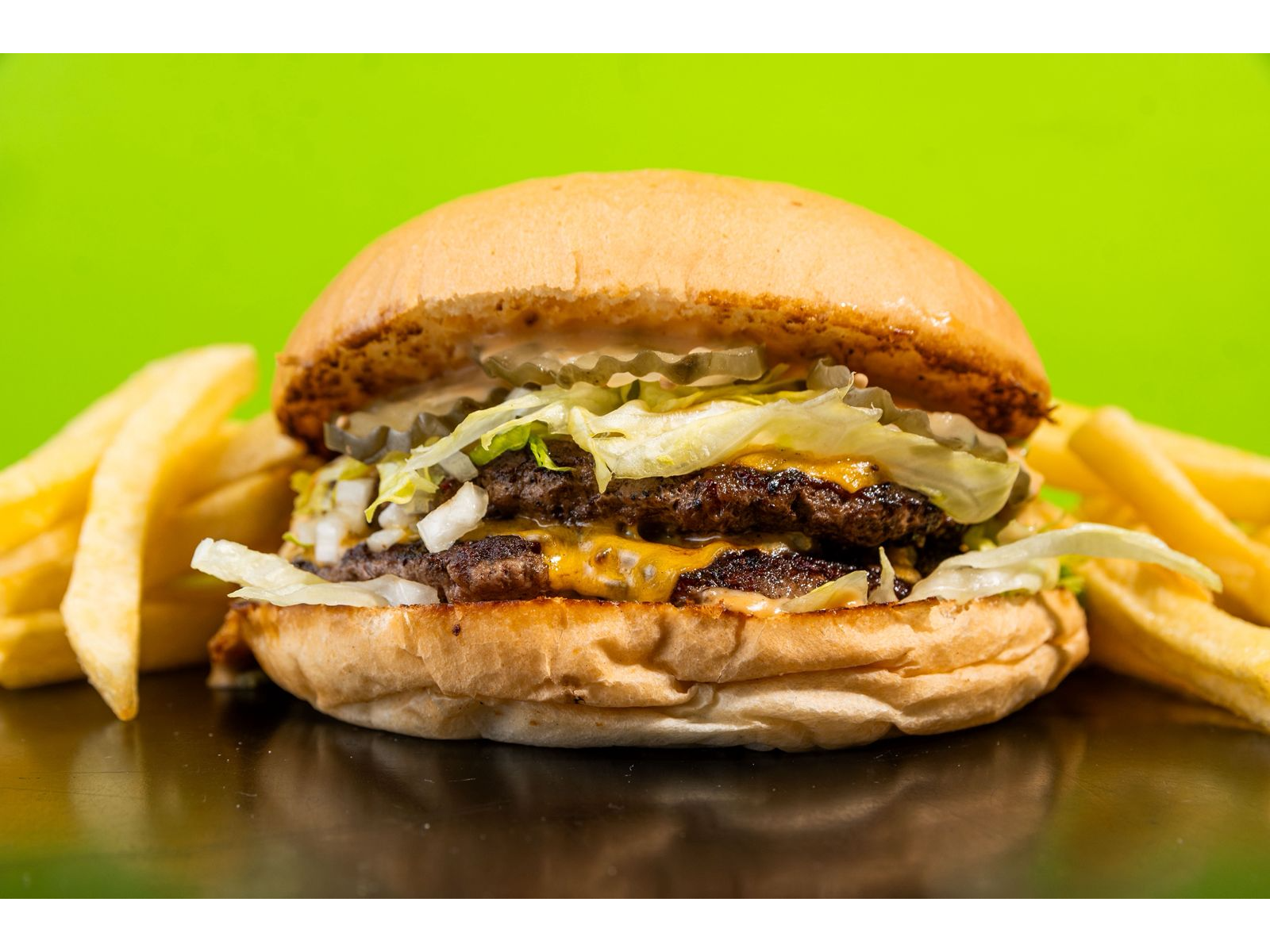 BIG 33 + LATA DE GASEOSA 354 CC + PAPAS