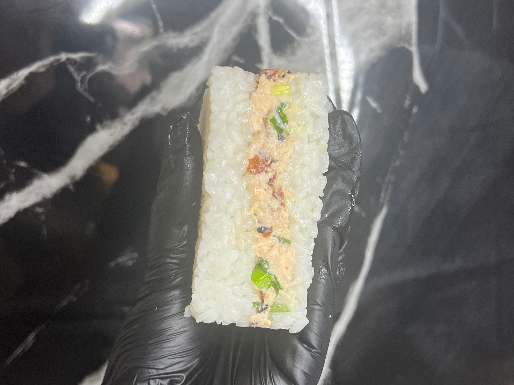 Salmón Furikake de Rice and roll