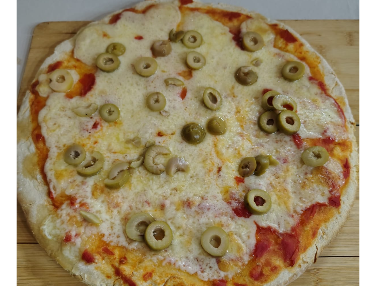 pizza de queso solo, oregano