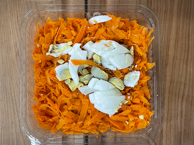 ENSALADA DE ZANAHORIA Y HUEVO