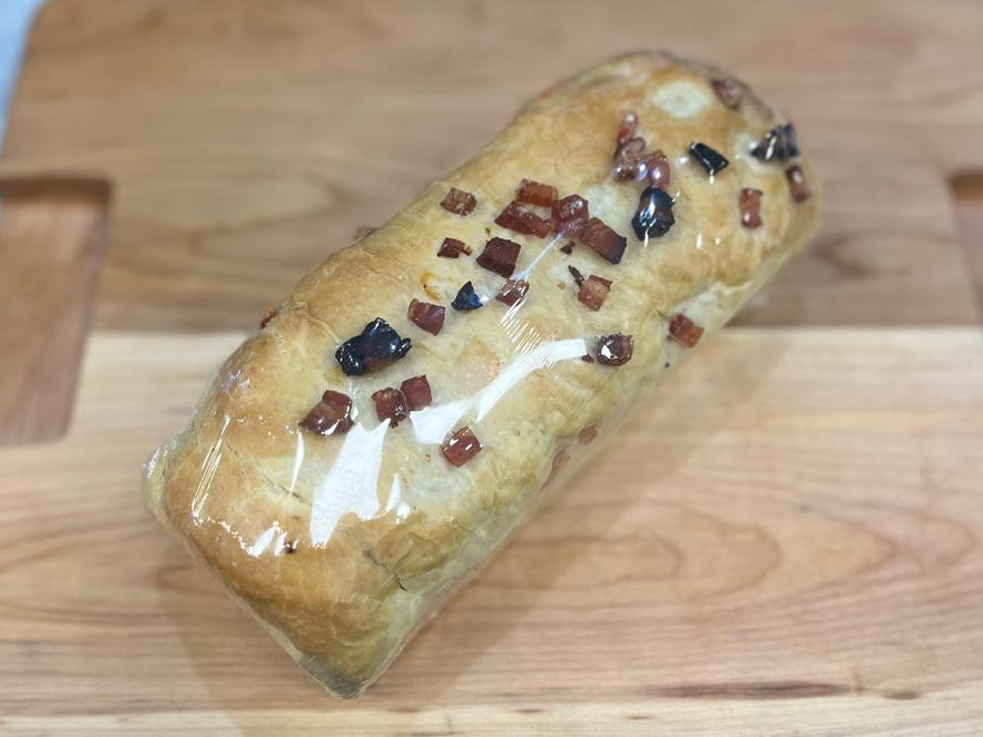 PAN CASERO CON PANCETA AHUMADA