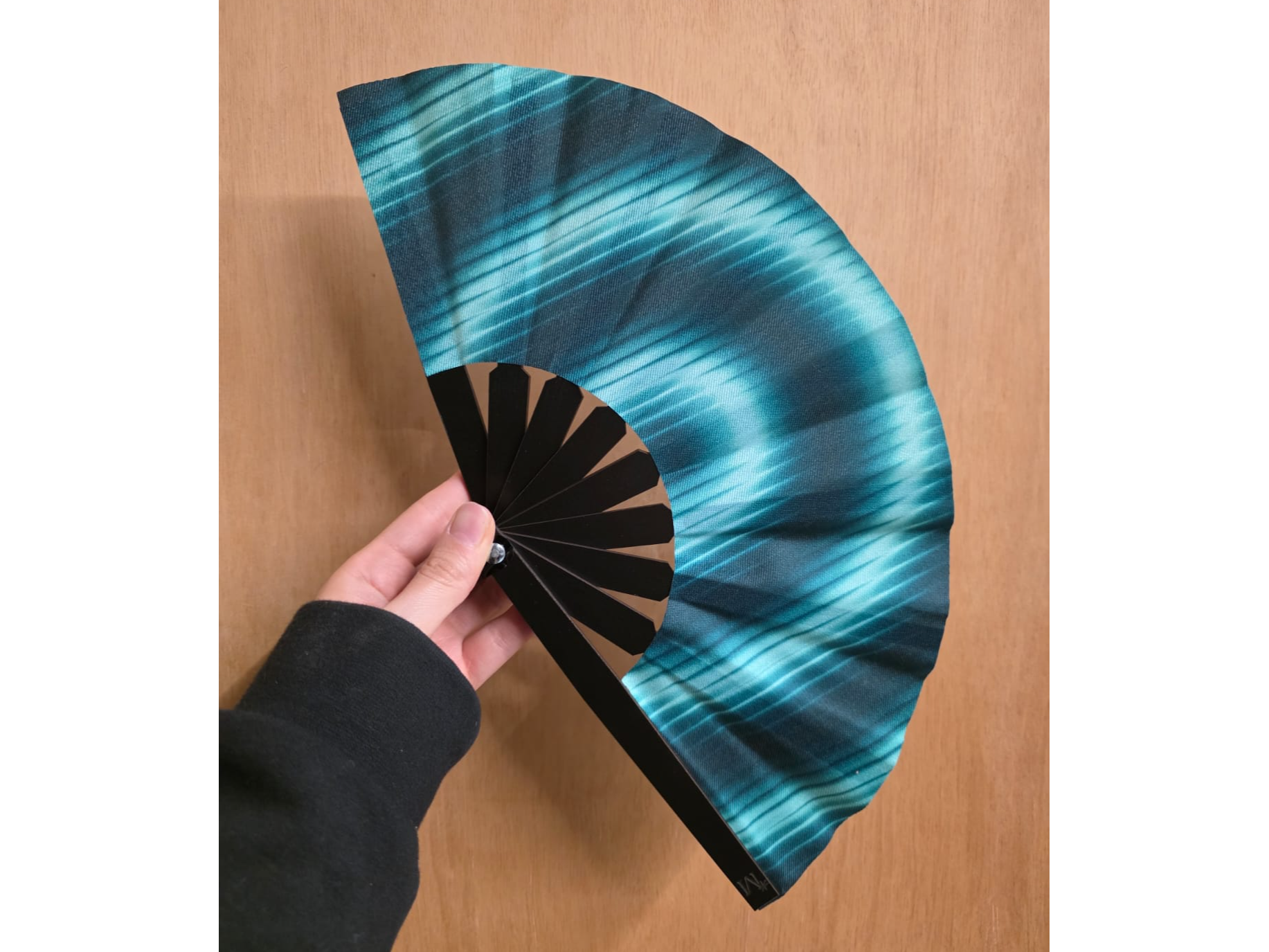 Abanico Pocket Nusa con estuche