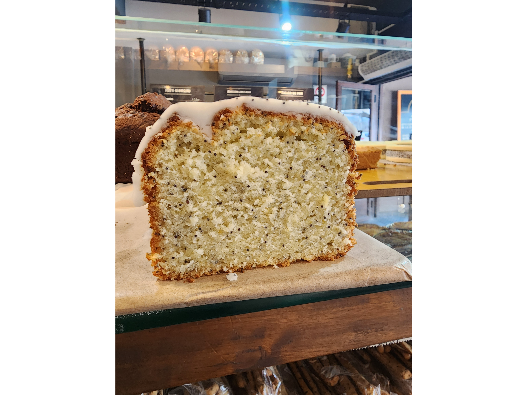 Porción budín de Limón y amapola