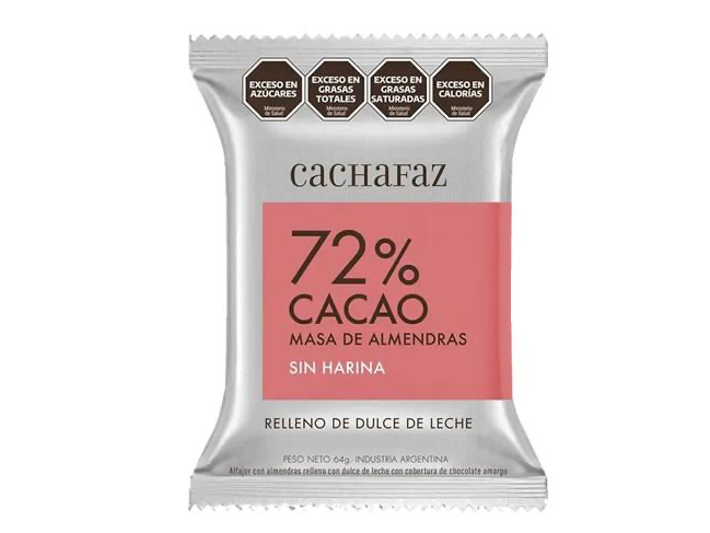 Alfajor relleno de dulce de leche con masa de almendras y cacao al 72% - CACHAFAZ