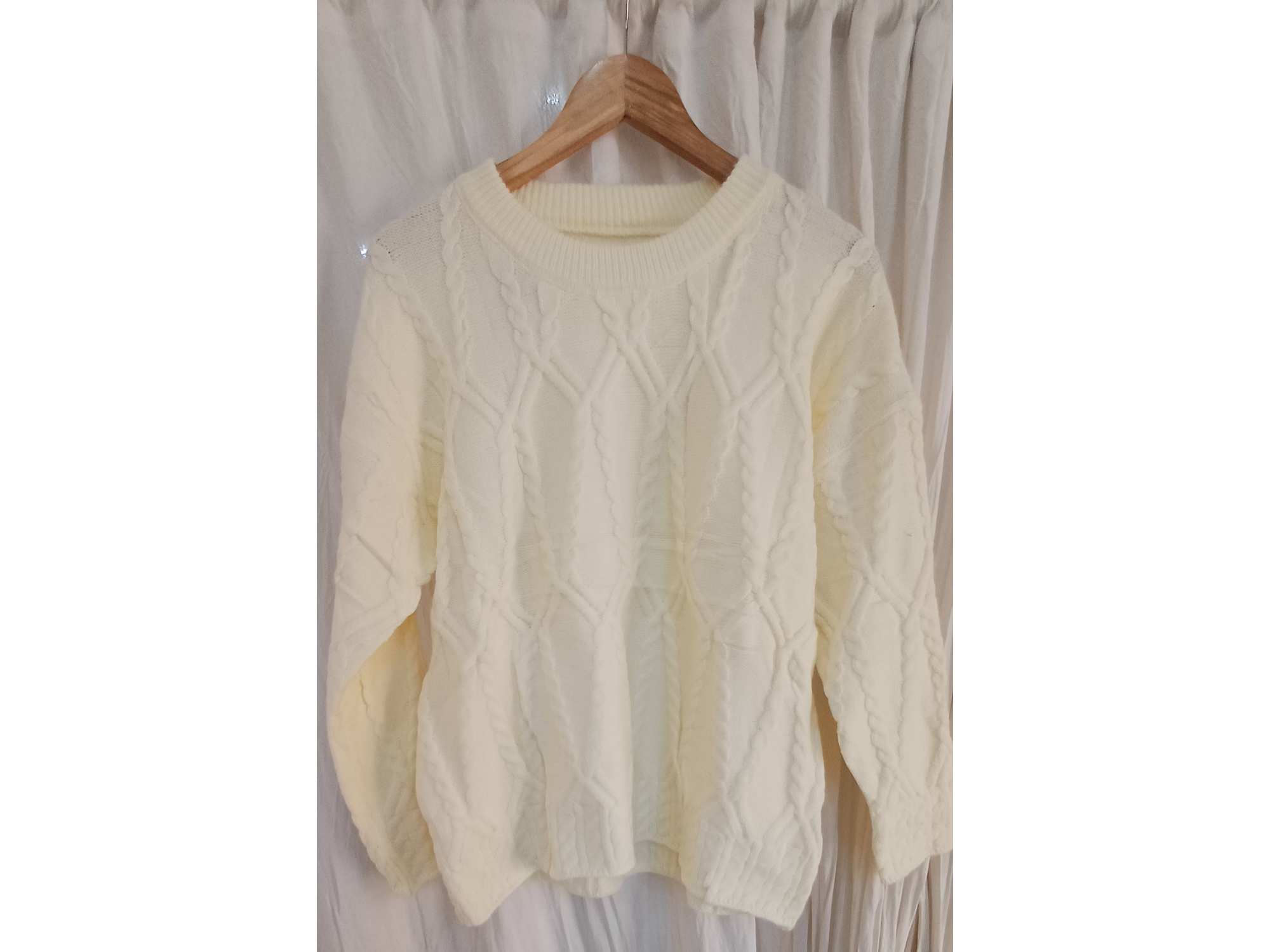 Sweater Crossed