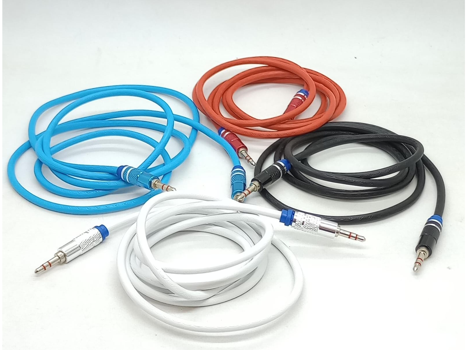 CABLE AUXILAR 1.5 MT ENGOMADO CALIDAD
