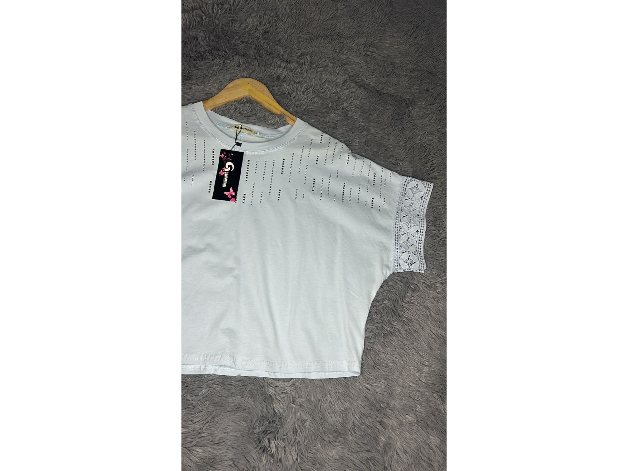 REMERA ALGODON CON BRILLOS COLOR CELESTE