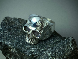 ANILLO CALAVERA