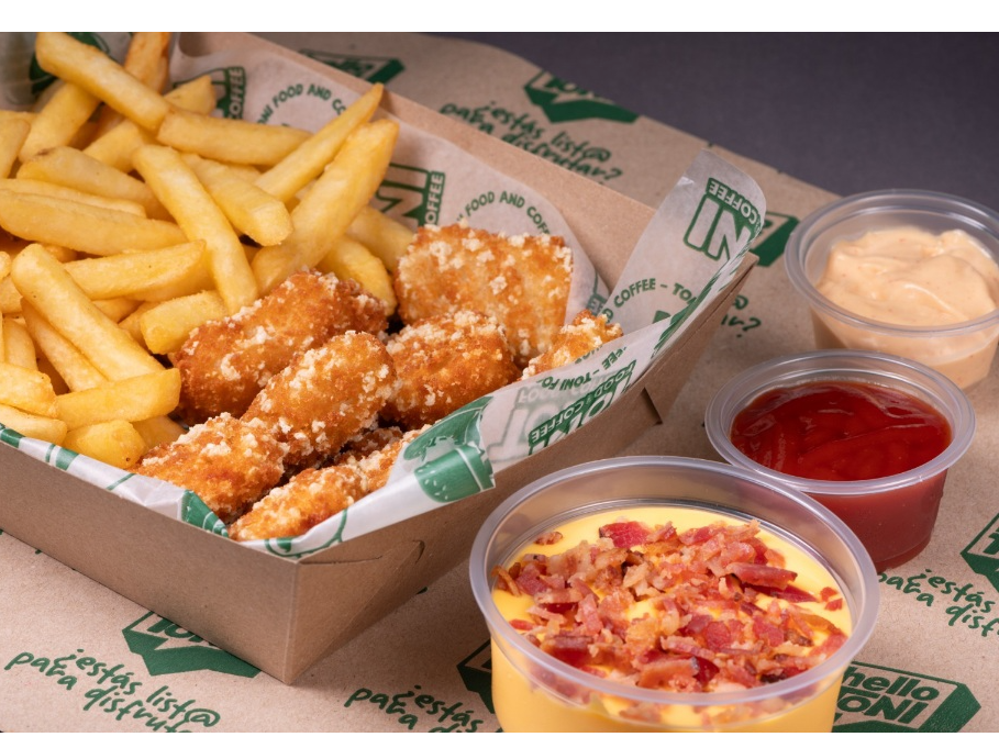 Nuggets x8 + papas.+ dip aderezo a eleccion