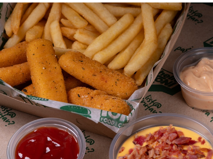 Bastones de muzzarella x6 + Dip Aderezo + papas fritas