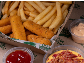 Bastones de muzzarella x6 + Dip Aderezo + papas fritas de Toni Food and Coffee
