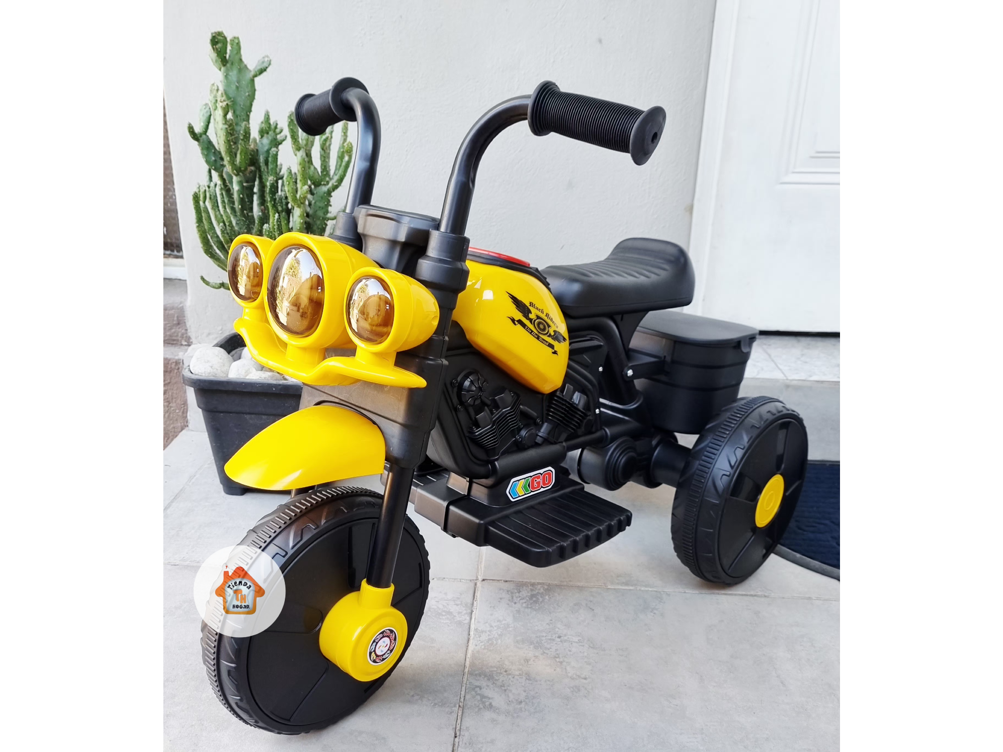 Moto eléctrica, musica, luces