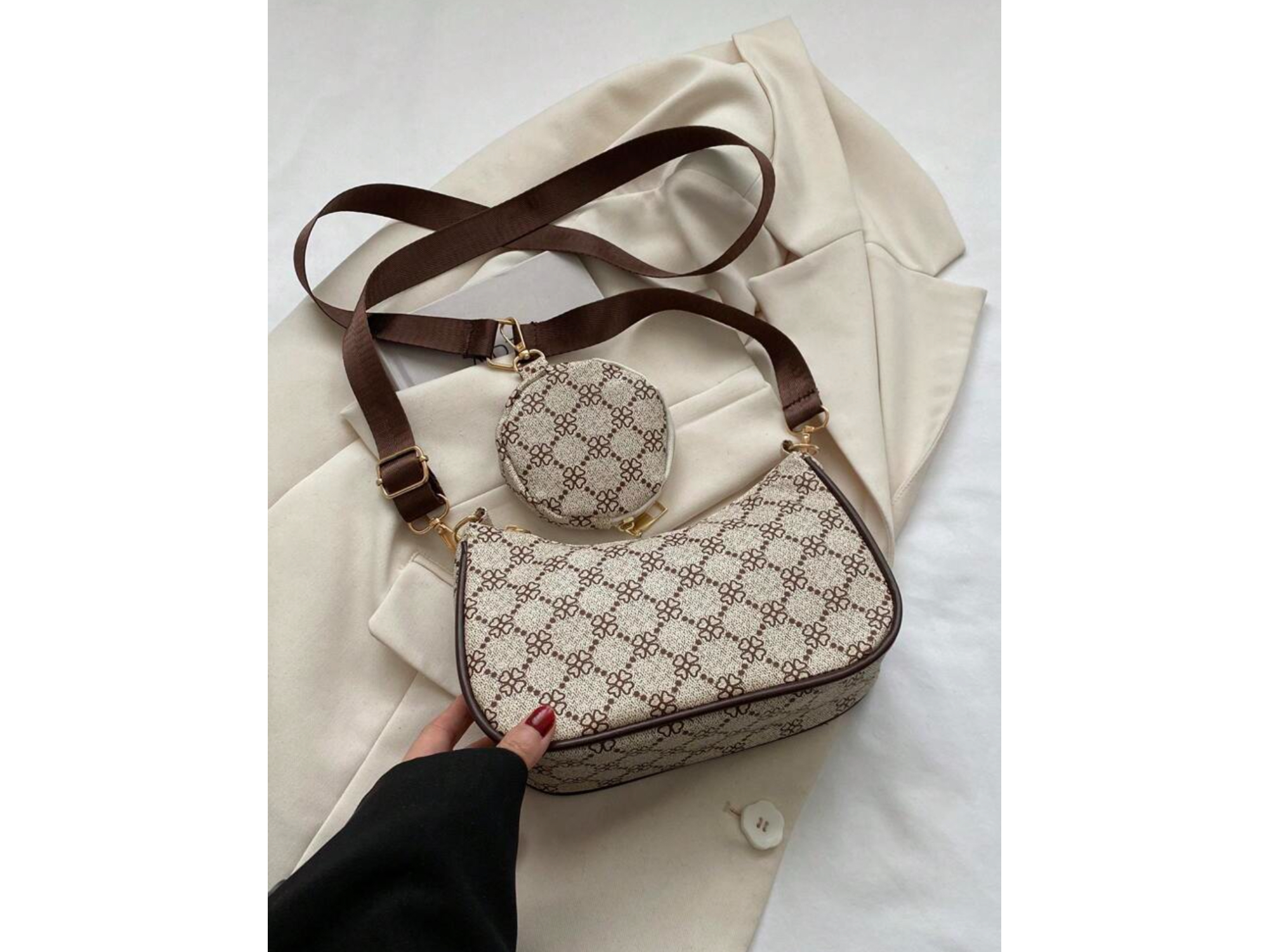 BOLSO PEQUEÑO DE MANO