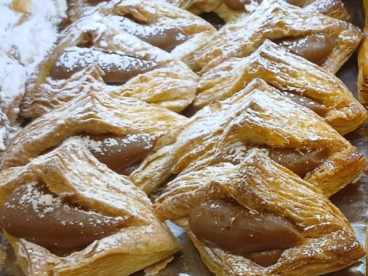 Pañuelito de hojaldre con dulce de leche