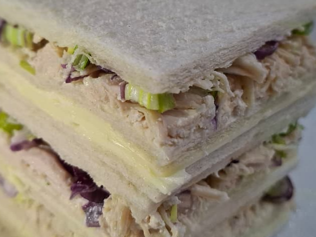 Pollo, verdeo y queso