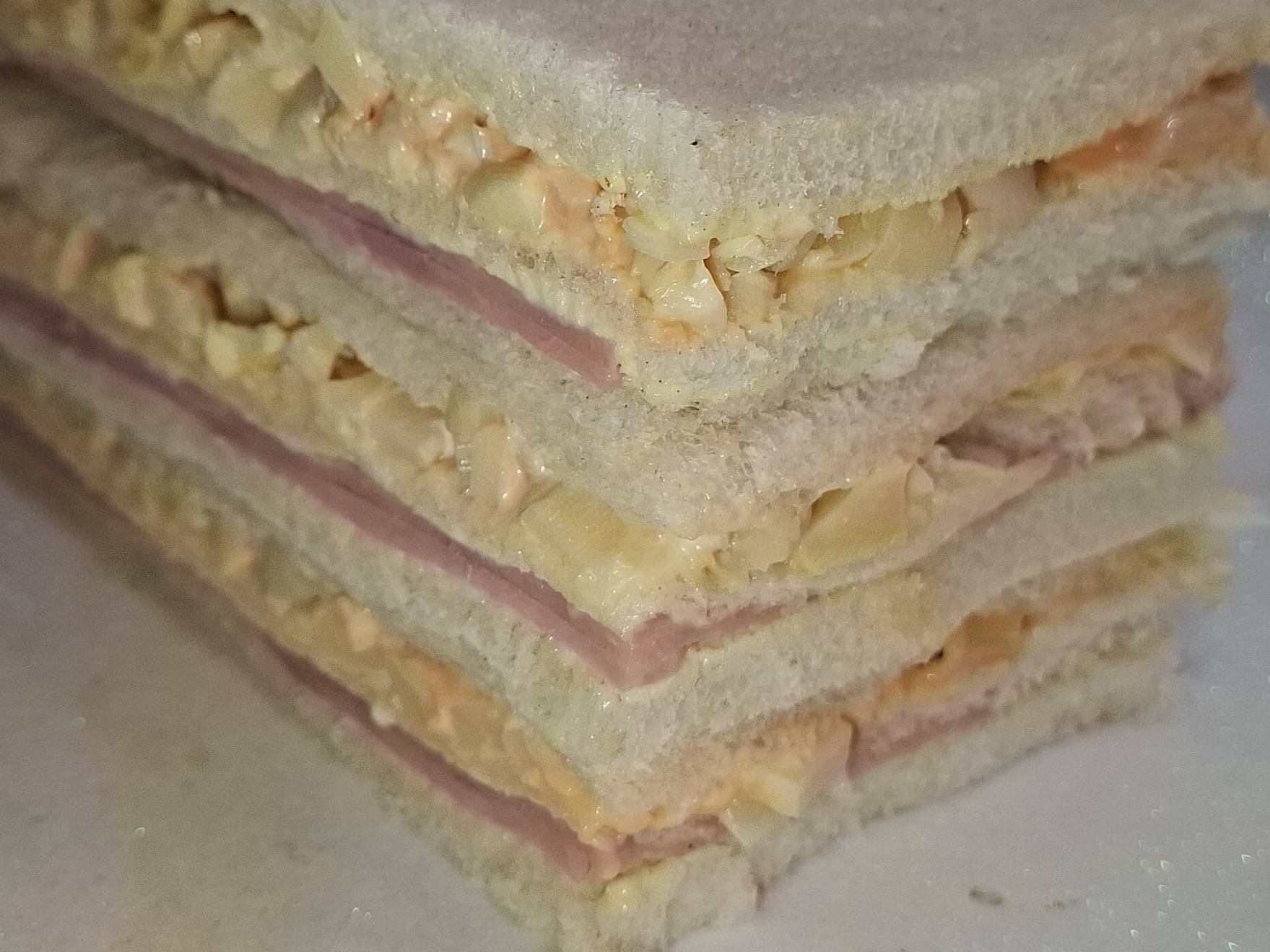 Jamón cocido, pàlmitos y salsa golf