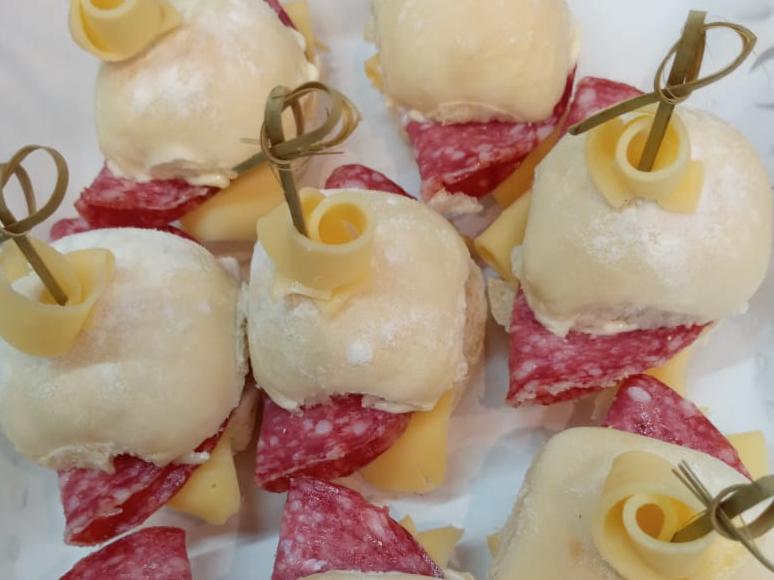 Pancito campo con salame y queso