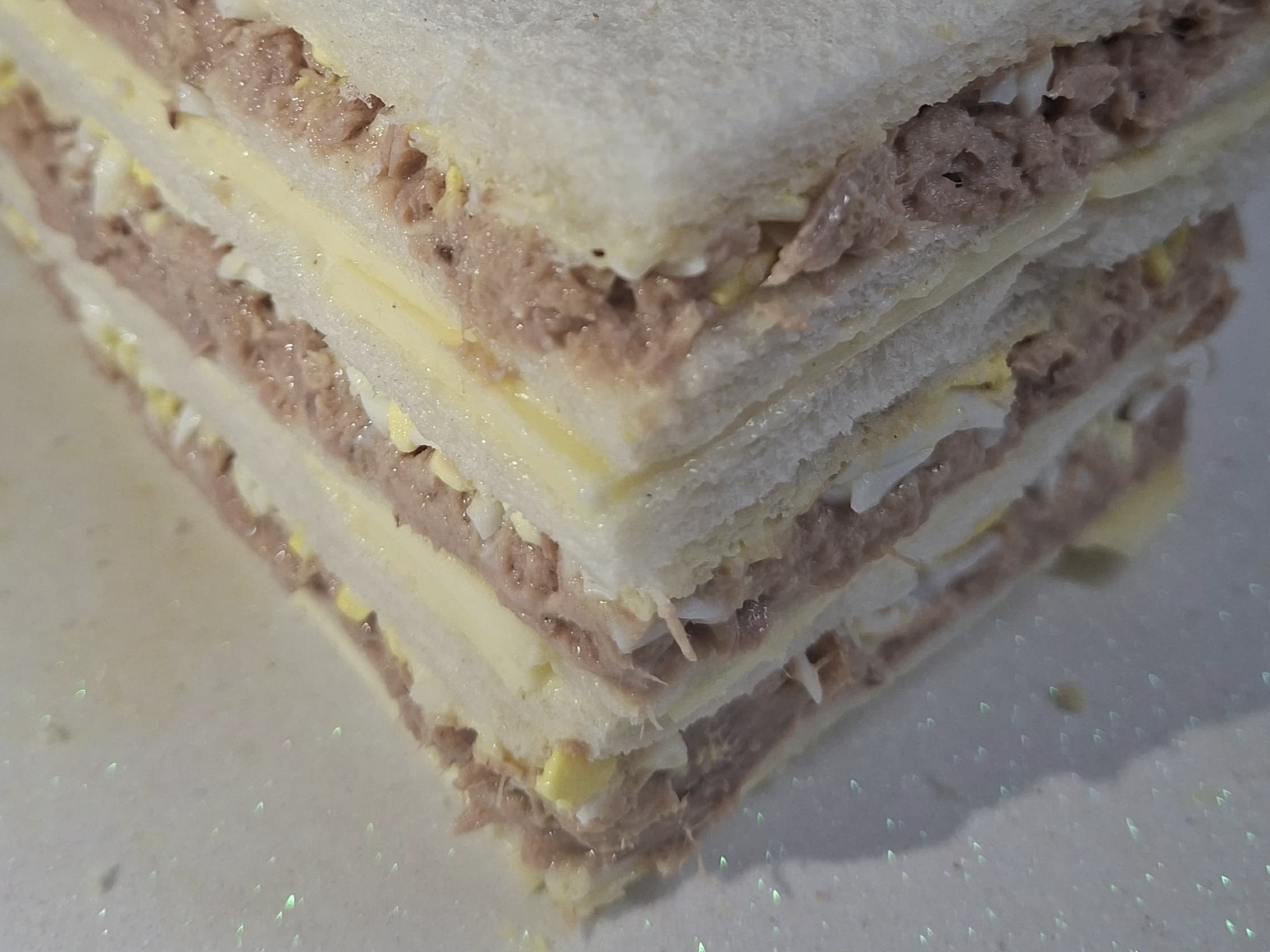 Atún, queso y huevo