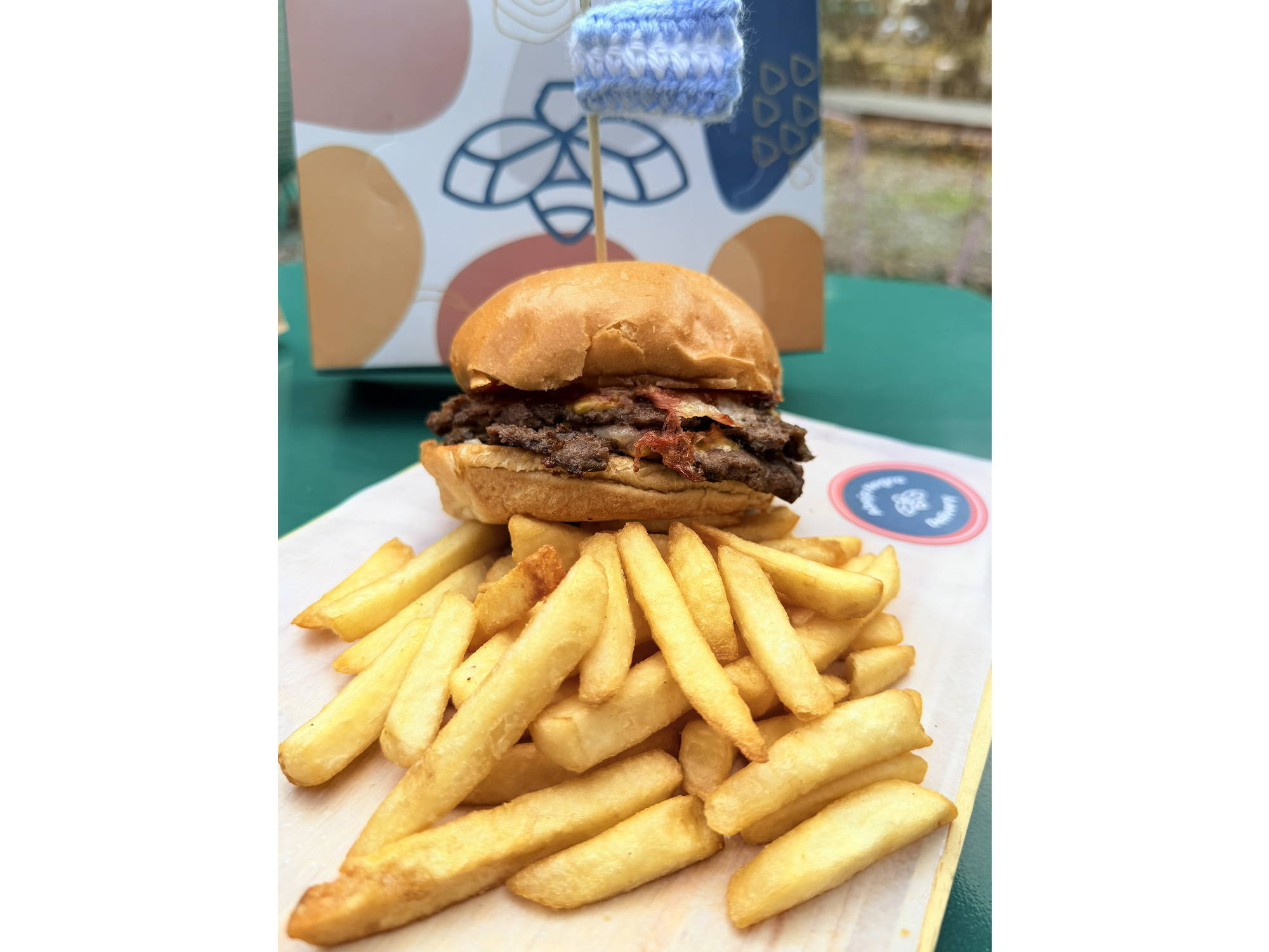 Doble CheeseBurger + Lata