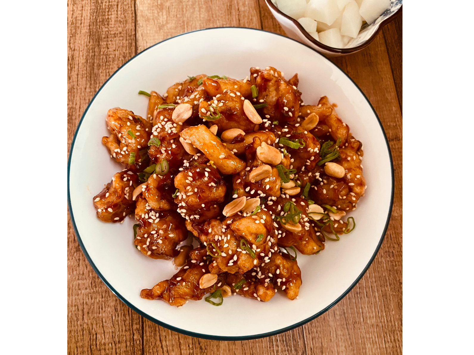 POLLO FRITO CON TTEOK GARLIC SOY SAUCE