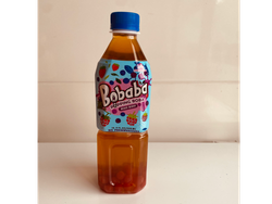 JUGÓ FRUTOS ROJOS CON BOBA FRUTILLA