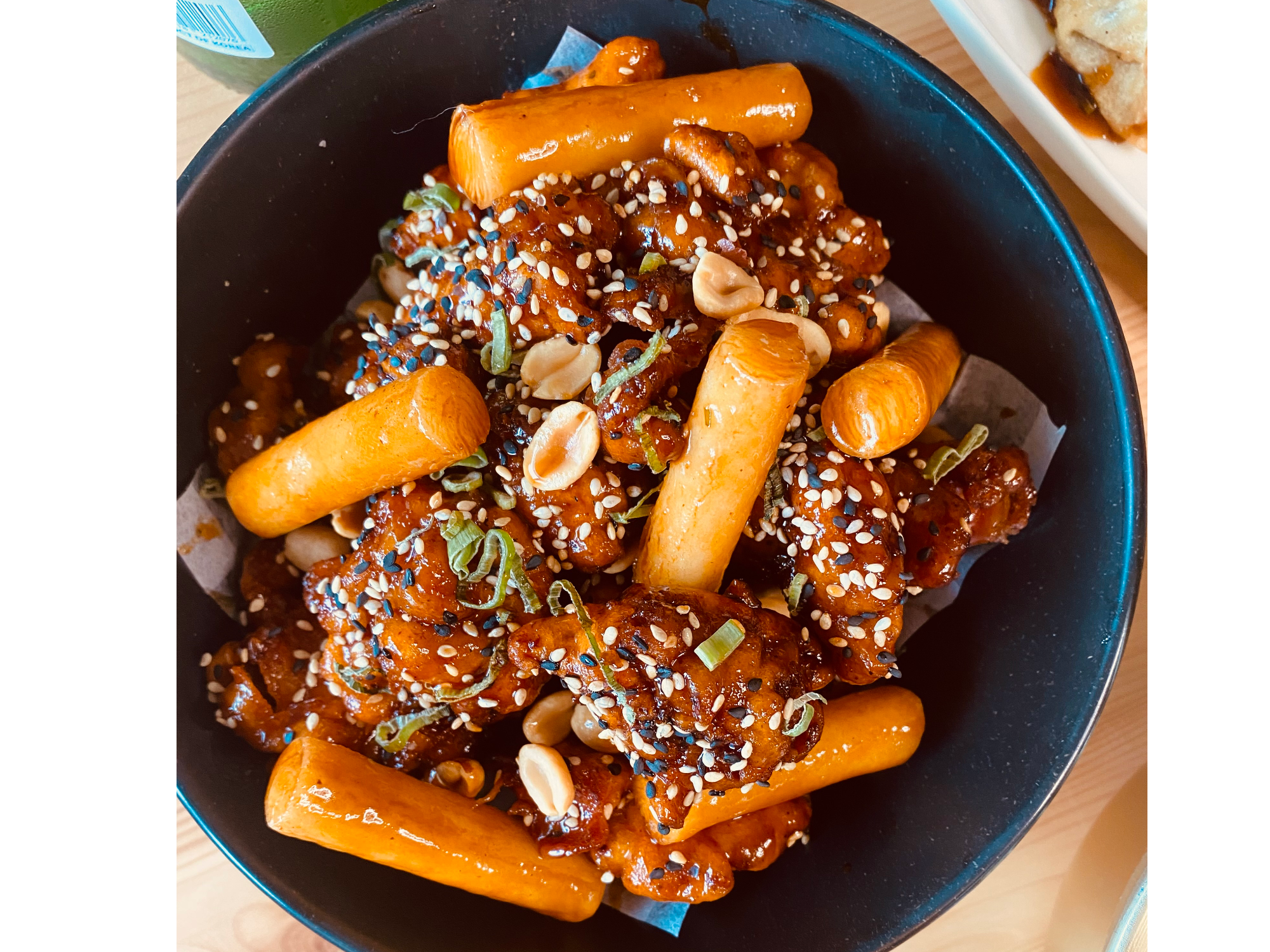 POLLO FRITO CON TTEOK HONEY BUTTER