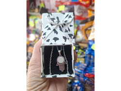 Cadenita con dije y estuches acero