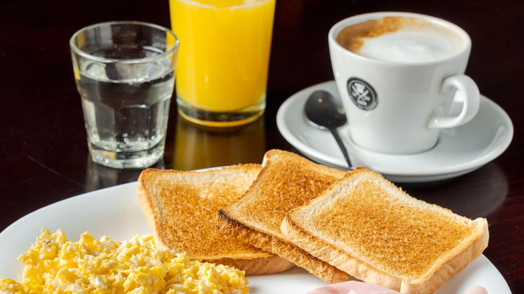 DESAYUNOS Y MERIENDAS