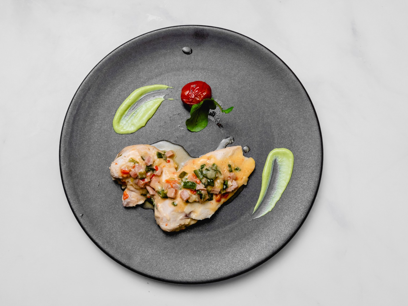 Pechuga de pollo con crema de verdeo y jamón cocido de Goodway