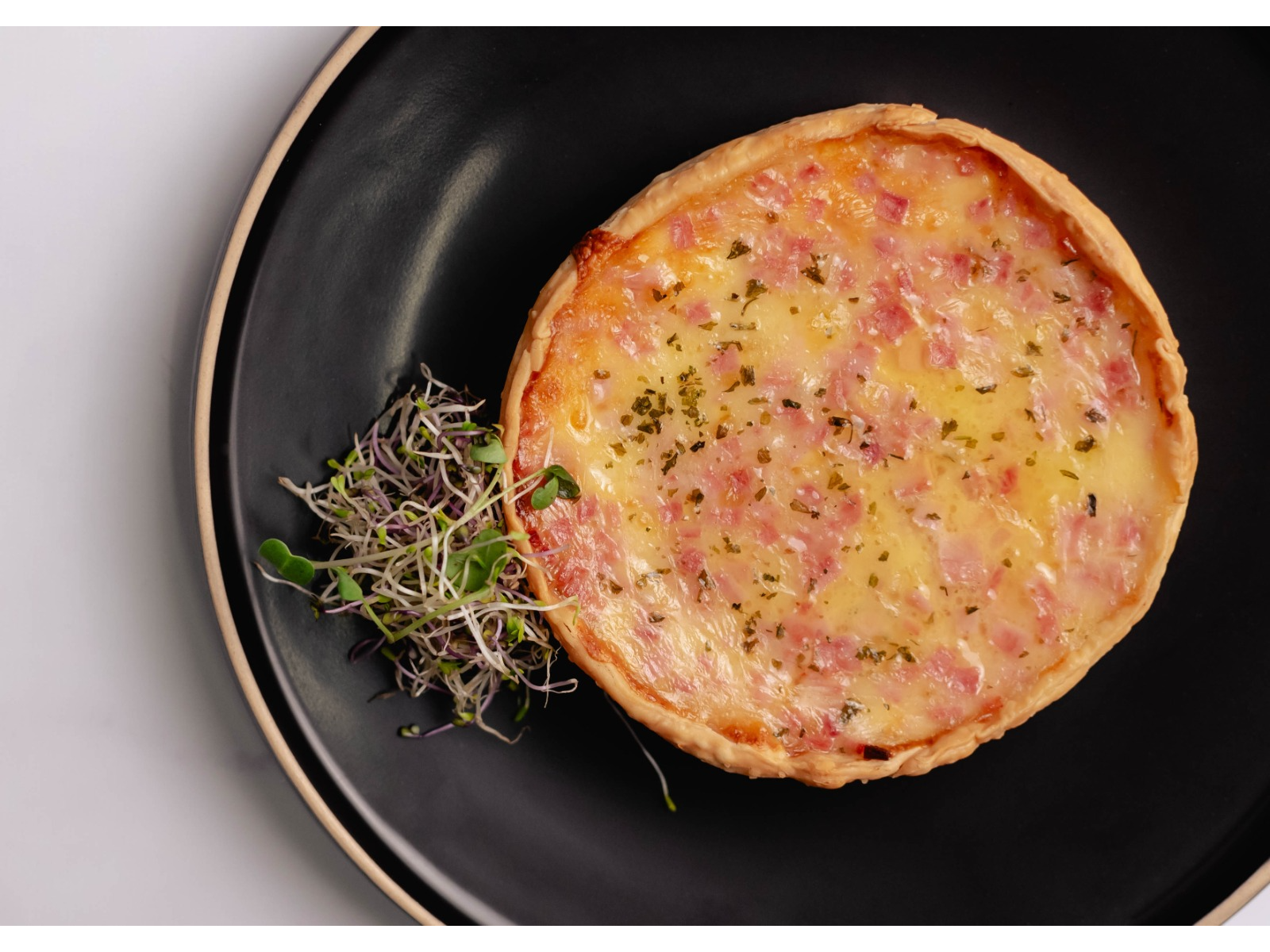 Tarta de jamón y queso