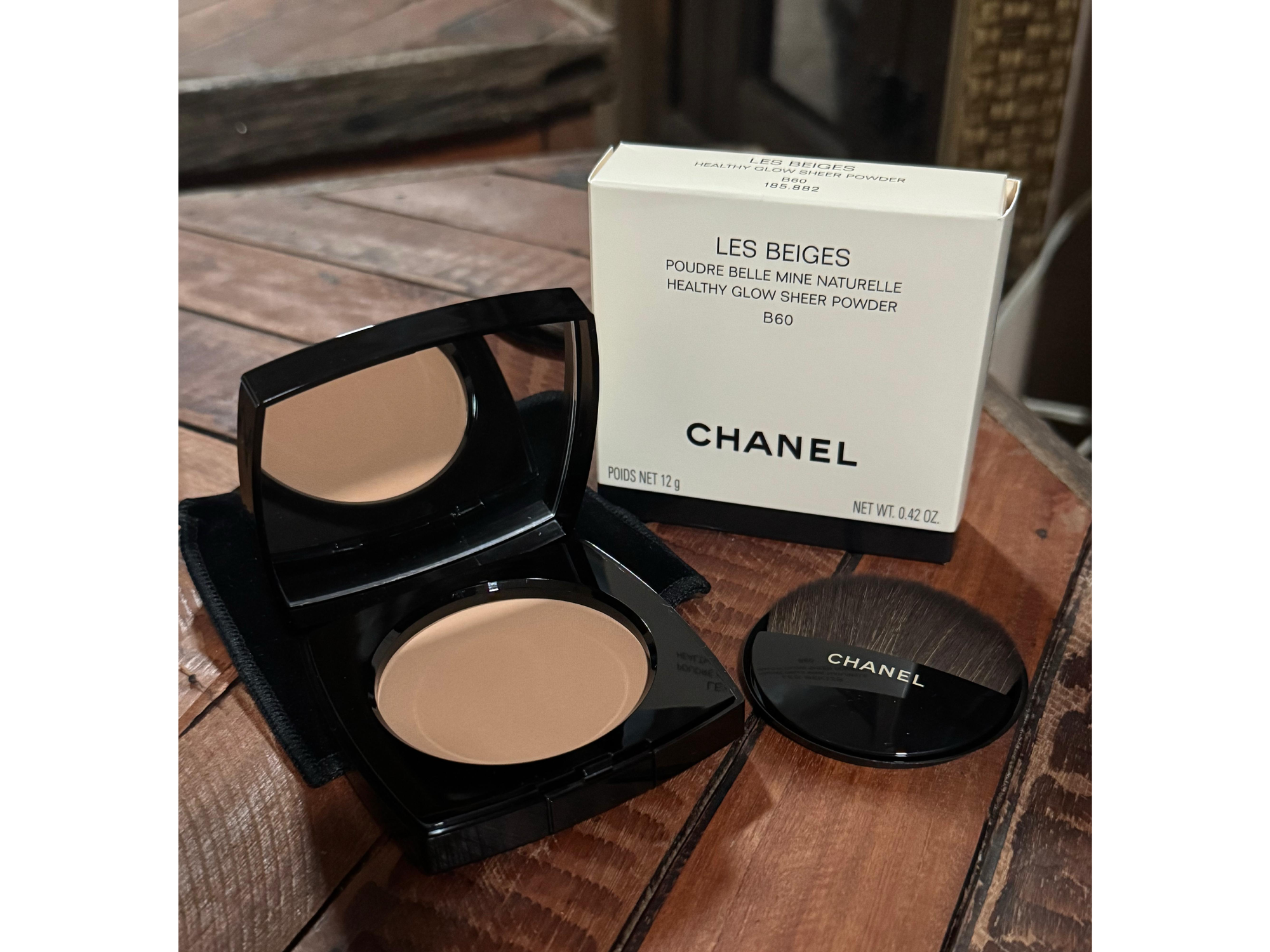 Les Beiges Healthy Glow Sheer Powder B60