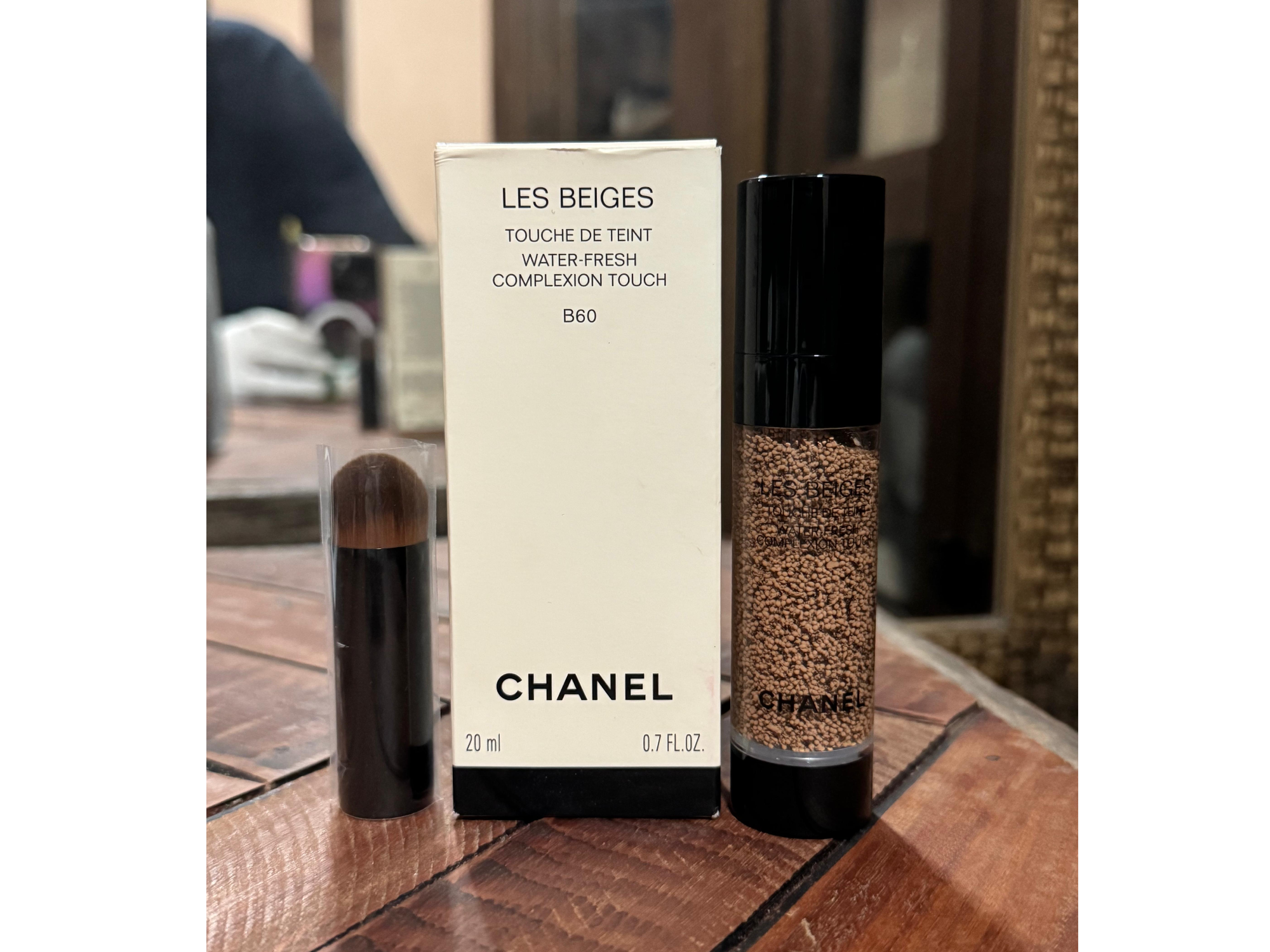 Les Beiges Water-Fresh Complexion Touch B60