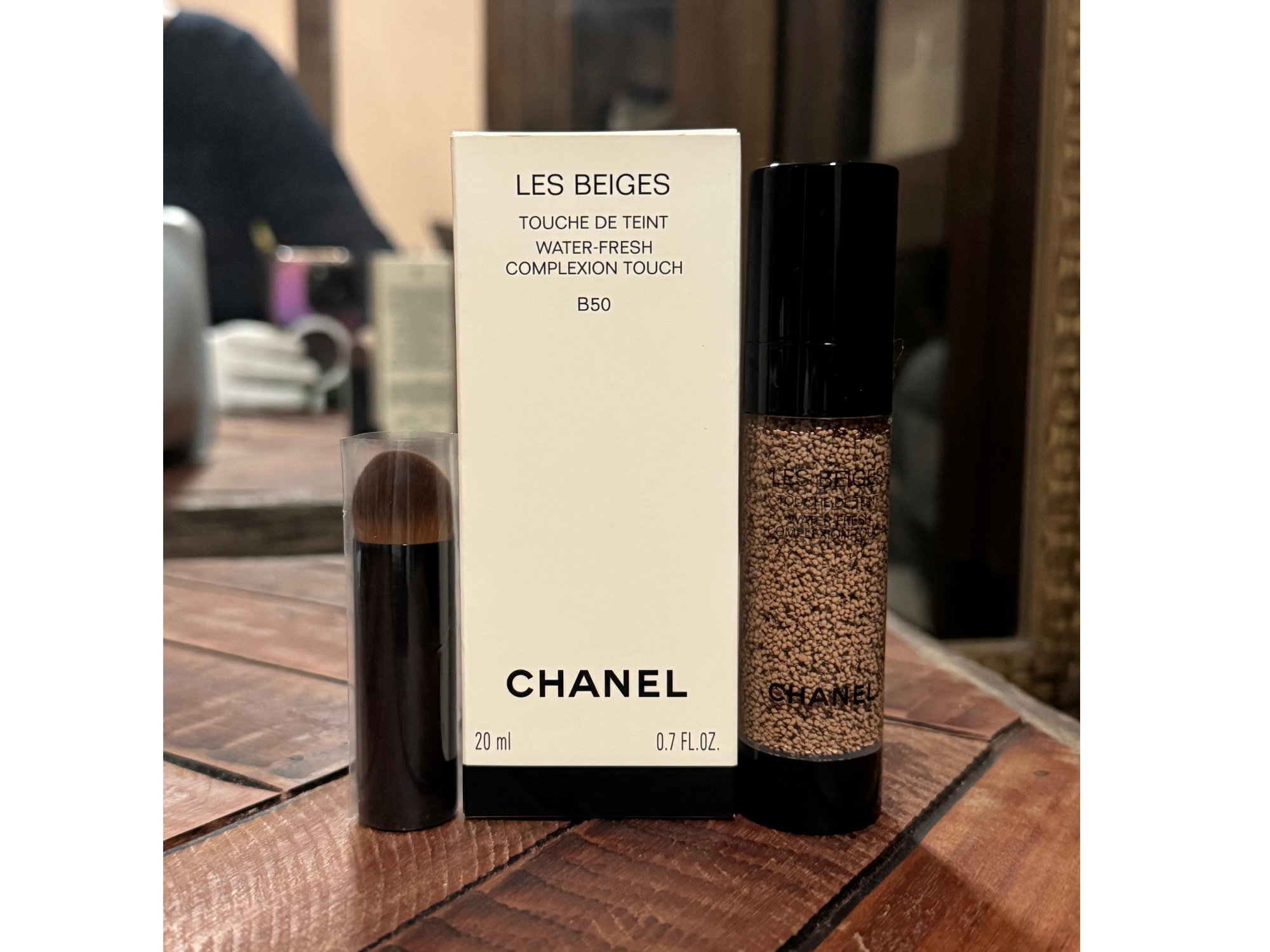 Les Beiges Water-Fresh Complexion Touch B50