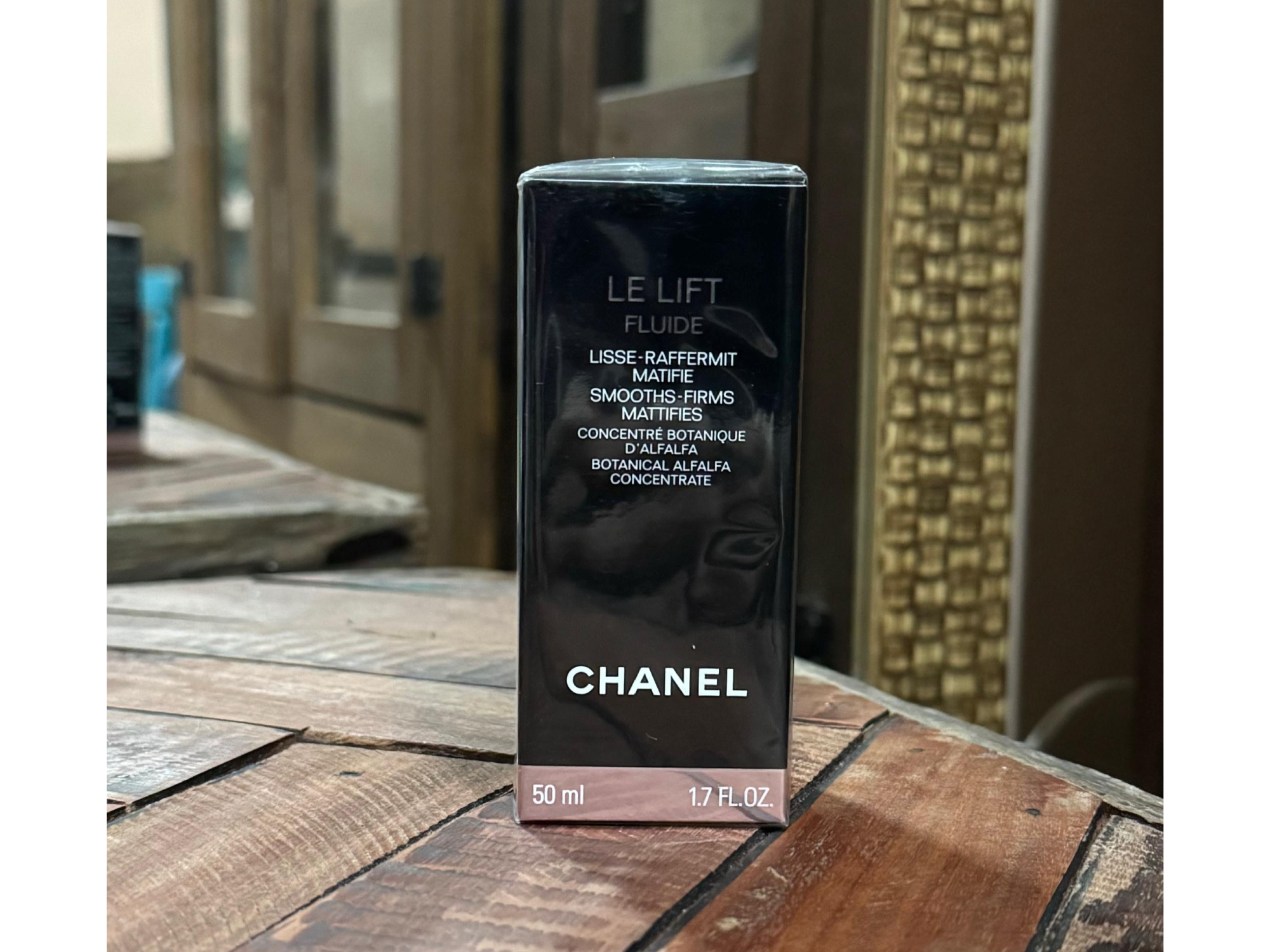 CHANEL – Le Lift Fluide