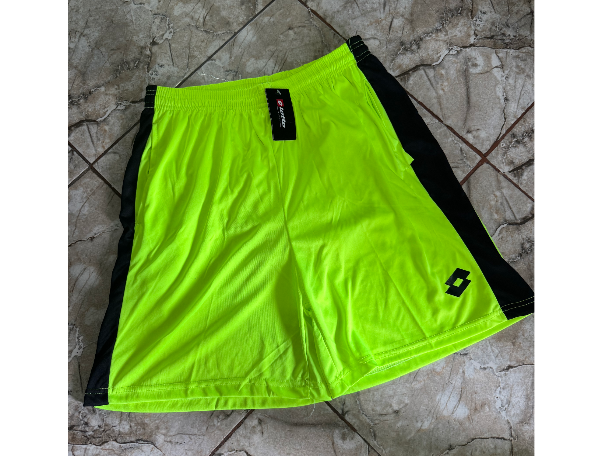 Short LOTTO Flúor tamaño G