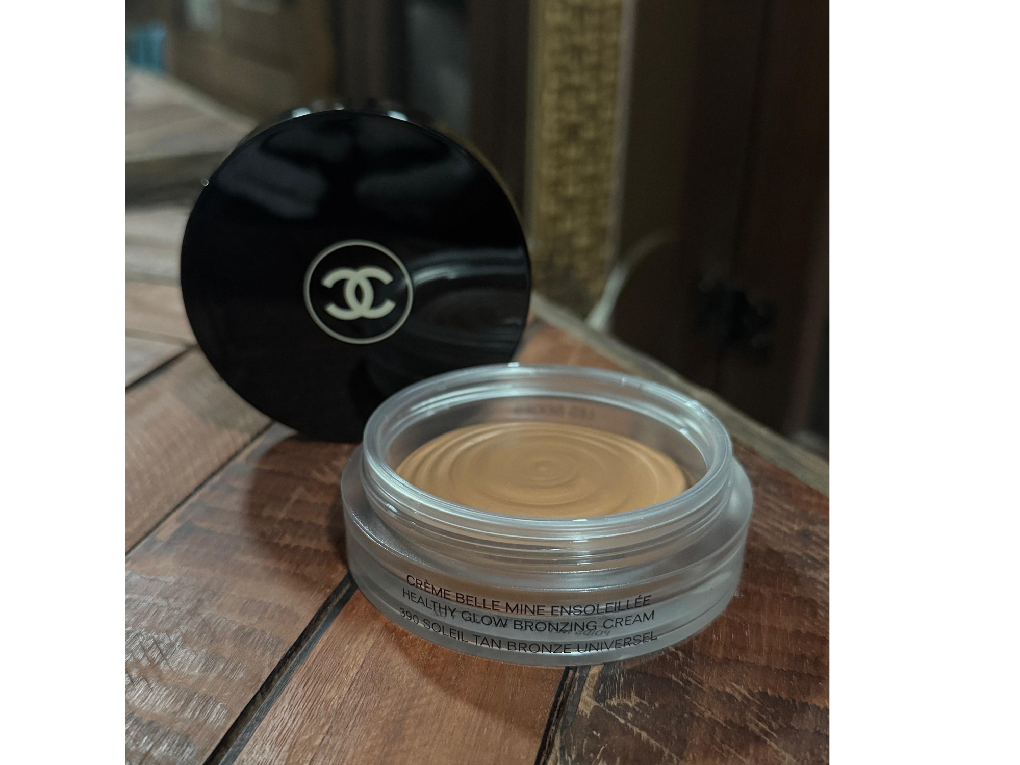 Les Beiges Healthy Glow Bronzing Cream (390 Soleil Tan Bronze Universel)  Sin caja