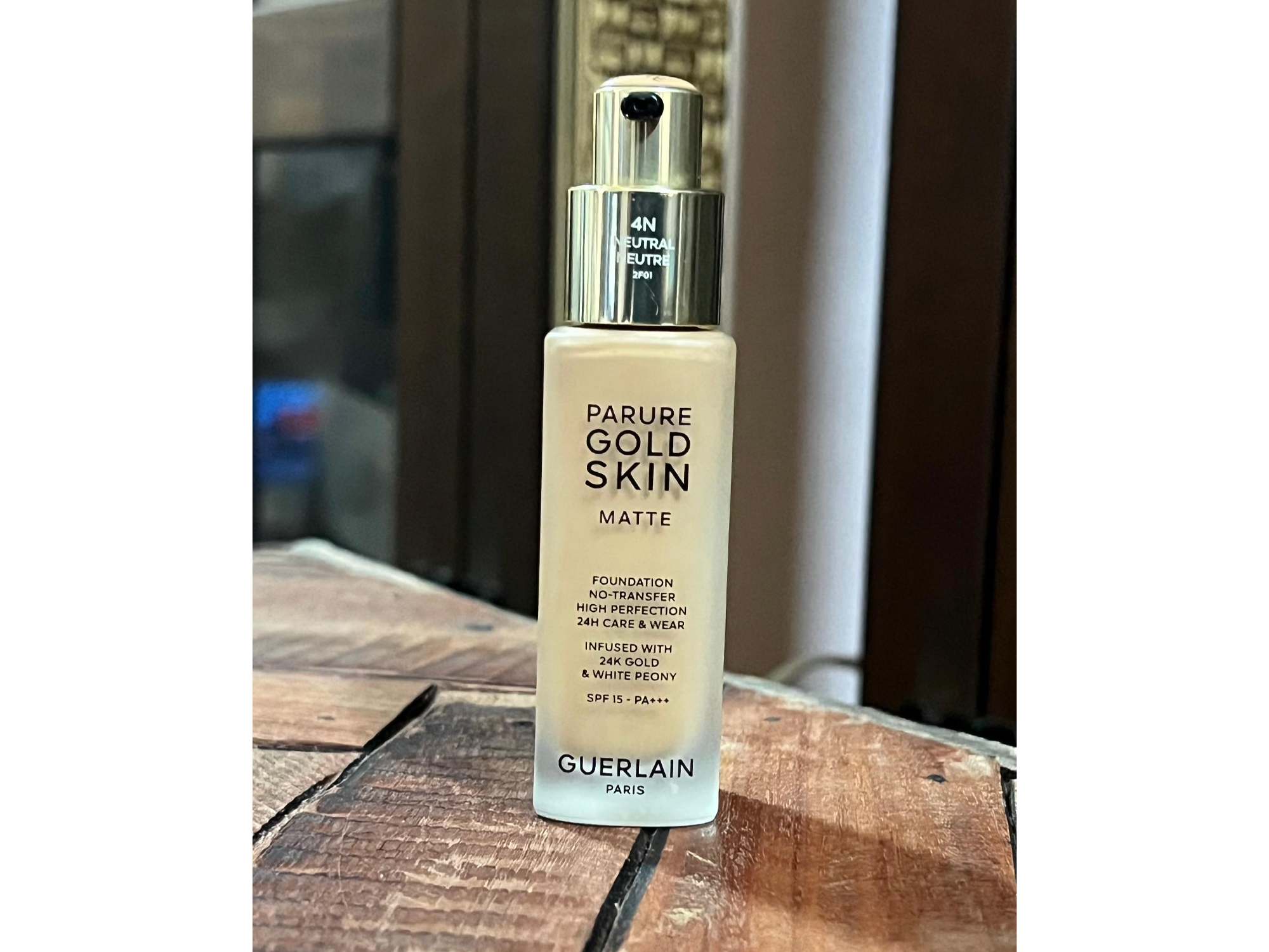 Base Guerlain Parure Gold Skin Matte – Tono 4N
